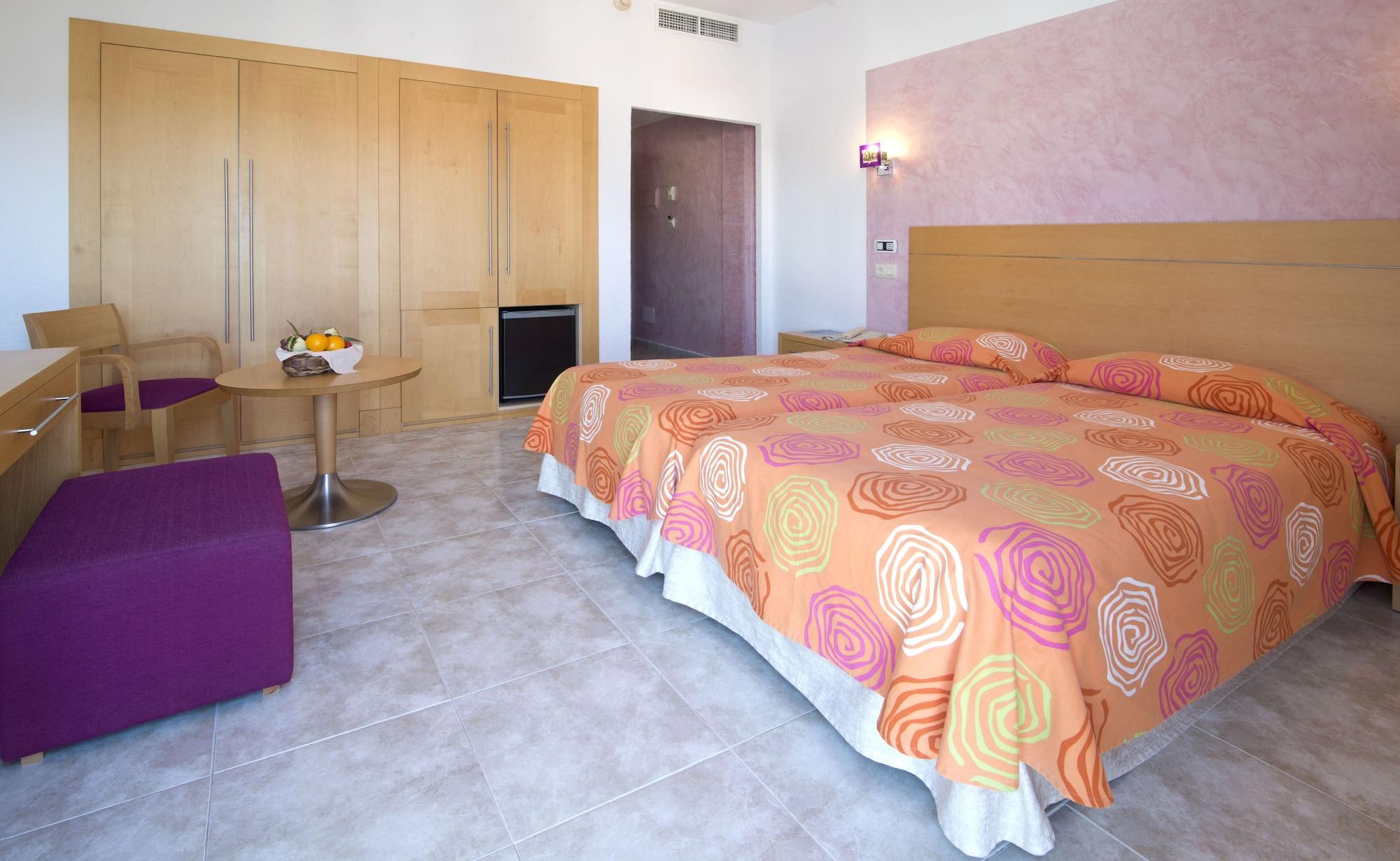 Hotel Capricho Кала Ратхада Екстериор снимка