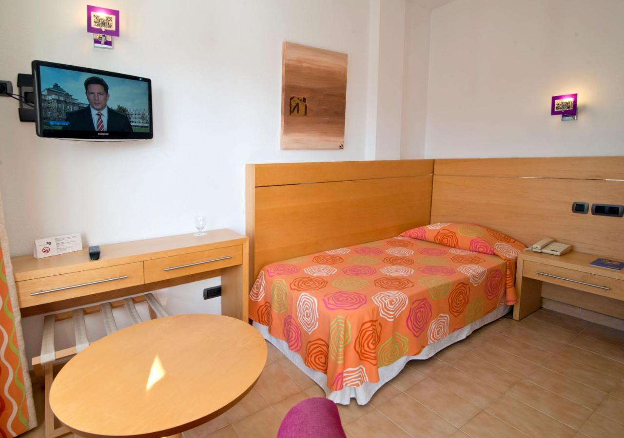 Hotel Capricho Кала Ратхада Екстериор снимка