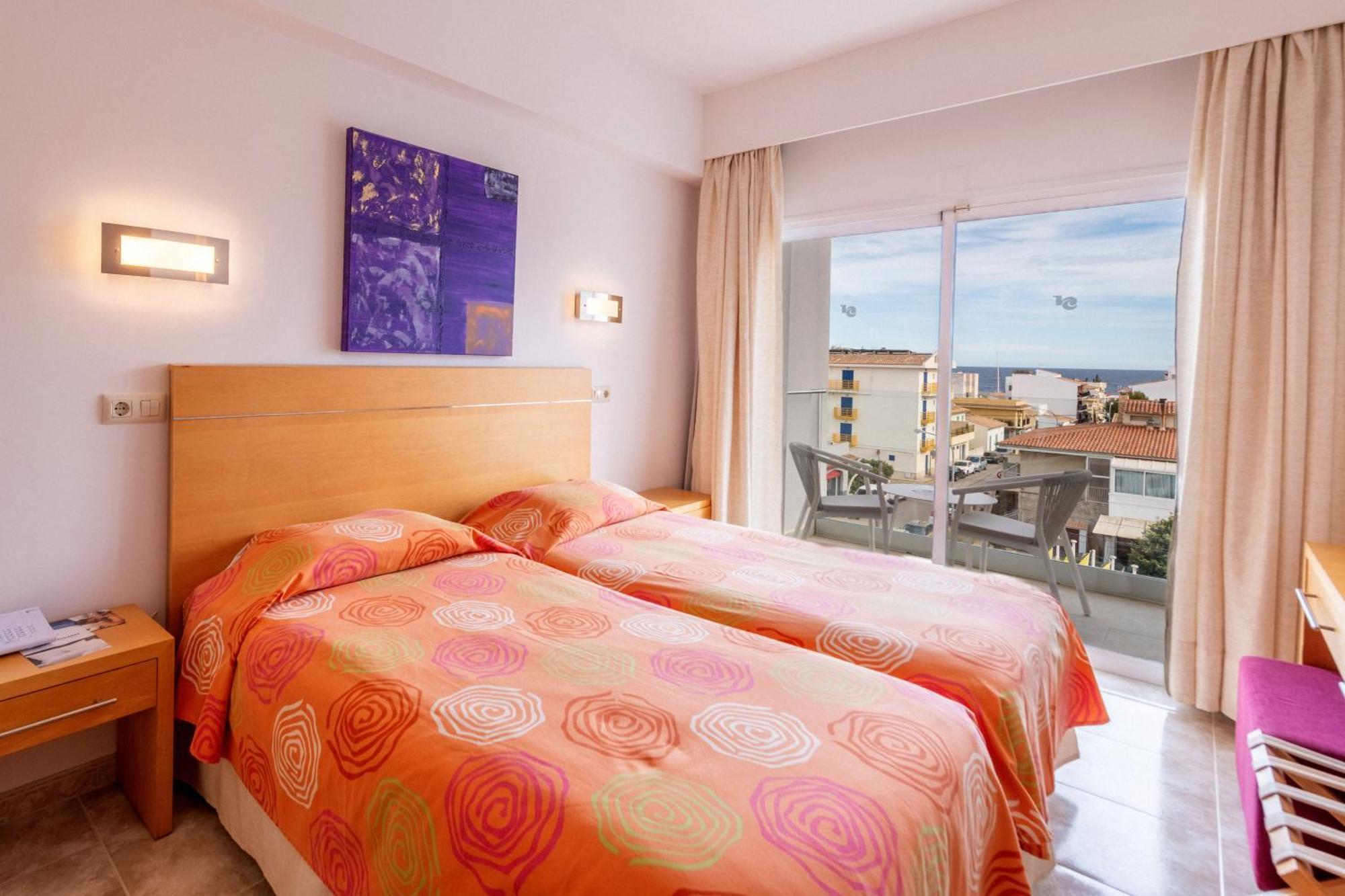 Hotel Capricho Кала Ратхада Екстериор снимка