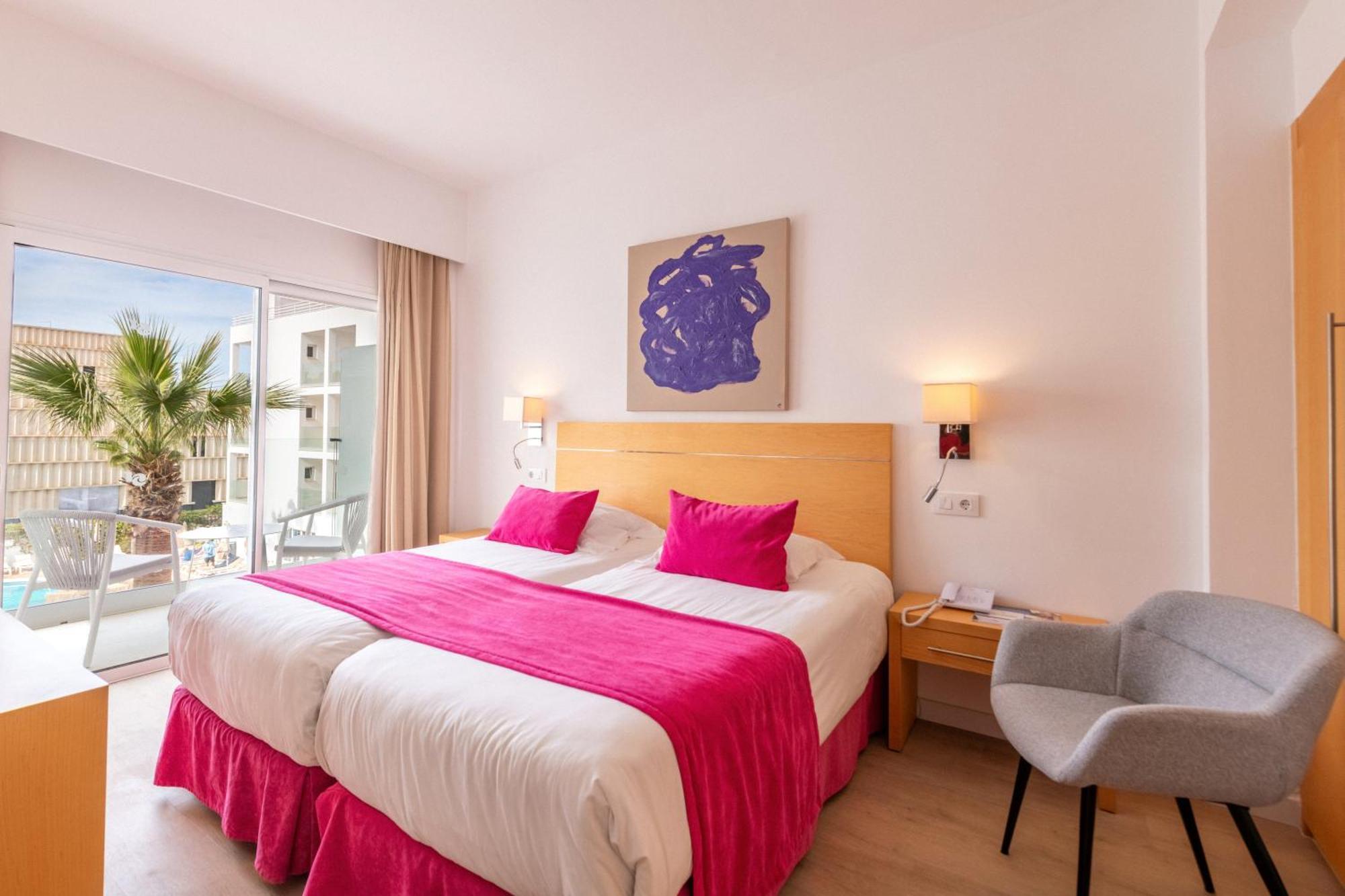 Hotel Capricho Кала Ратхада Екстериор снимка
