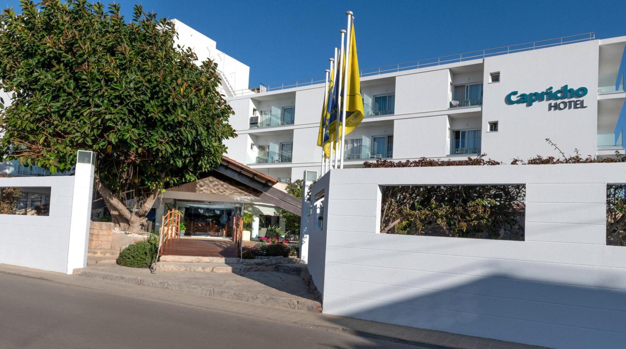 Hotel Capricho Кала Ратхада Екстериор снимка