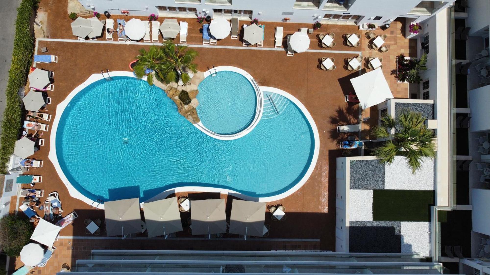 Hotel Capricho Кала Ратхада Екстериор снимка